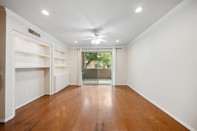 Building Photo - 2111 Welch St