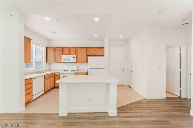 Building Photo - 6434 N Buttercup Creek St