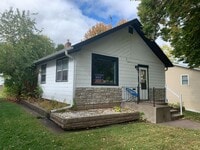 Building Photo - Newly remodeled Home of Robert St! 2 Beds/...
