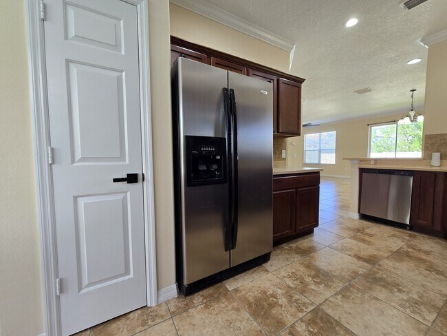 Building Photo - 3521 Sanctuary Dr