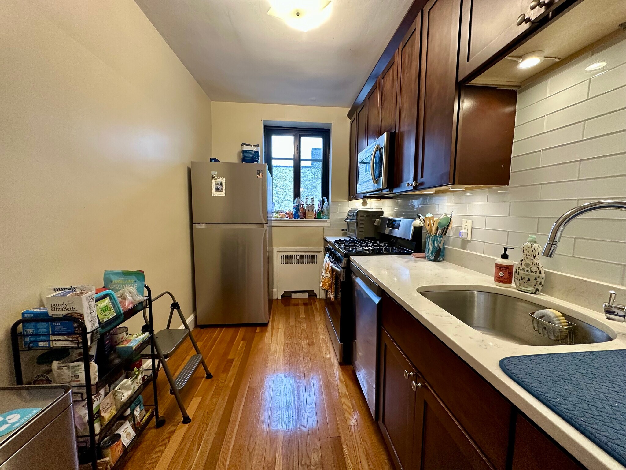 Building Photo - 65 Strathmore Rd