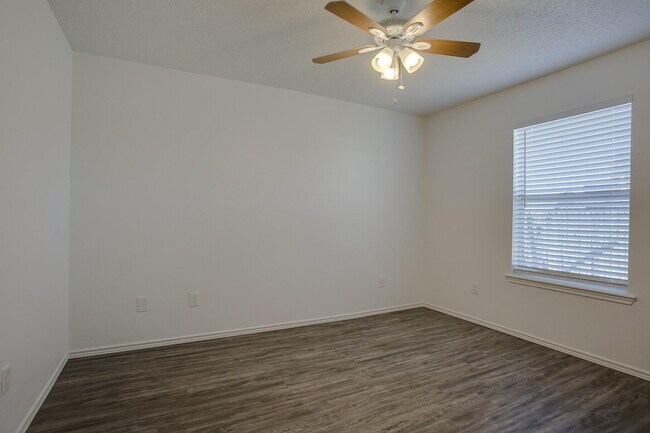 Building Photo - 2514 108th Dr