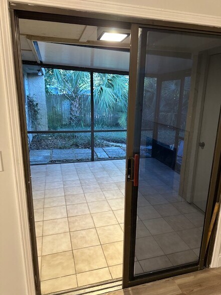 Building Photo - 3801 Crown Point Rd