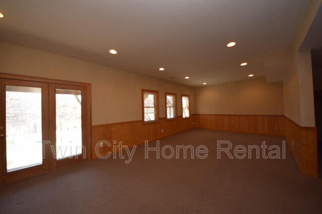 Building Photo - 14531 Wellington Rd