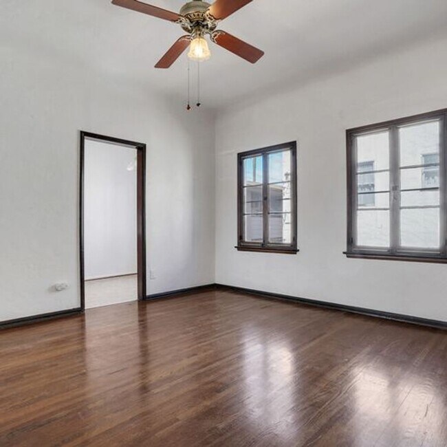 Interior Photo - 123 Hamilton Luxury Investments LLC