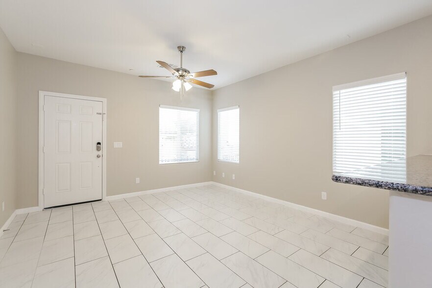 Building Photo - 7708 Twirling Yarn Ct