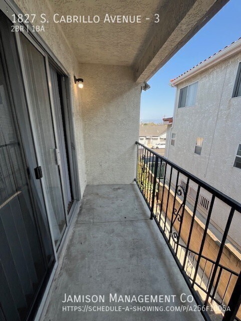 Building Photo - 1827 S Cabrillo Ave