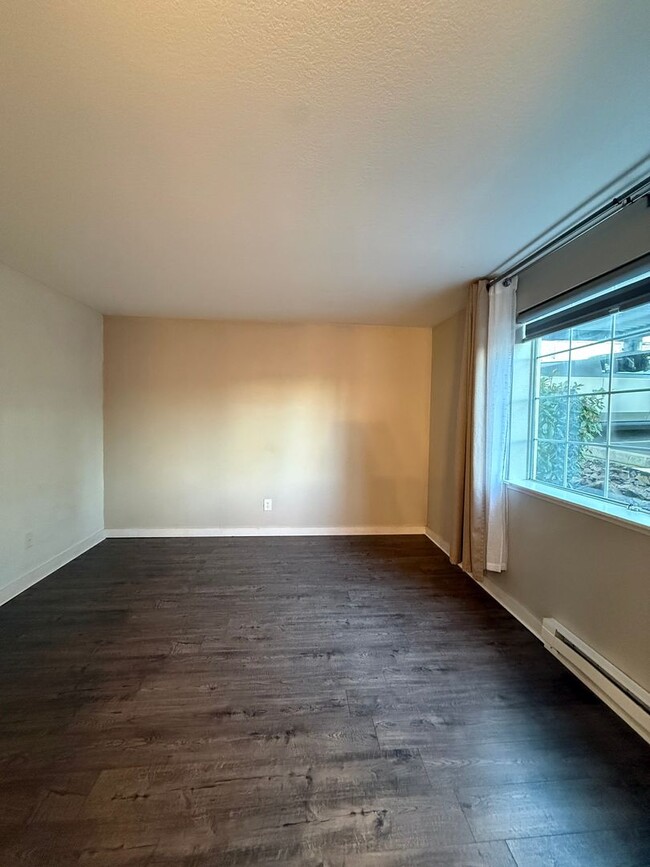 Building Photo - Ground-Level 2-Bedroom Condo at Martha’s Landing – Prime Mill Creek Location