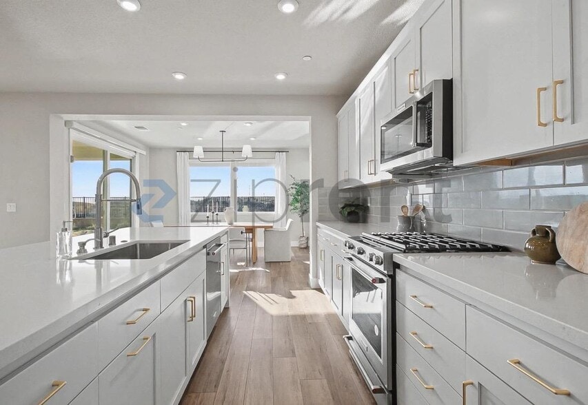 Building Photo - 1579 Seneca Cir