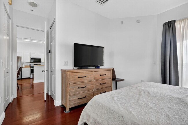 Building Photo - 4700 SW 160th Ave