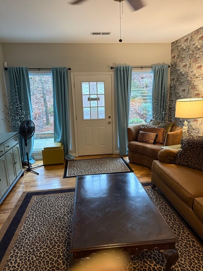 Building Photo - 118 Tarpon Trail SE