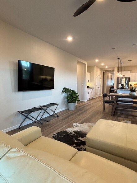 Building Photo - 1204 Tranquil Ln