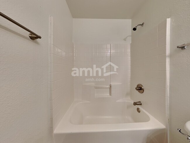 Building Photo - 824 Wilderness Pass