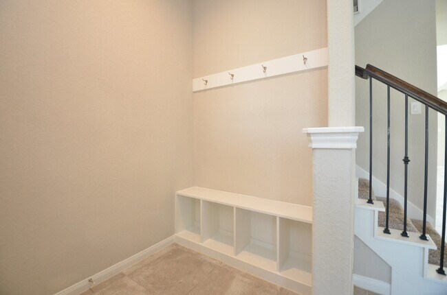 Building Photo - 3502 Gannan Lake Ct