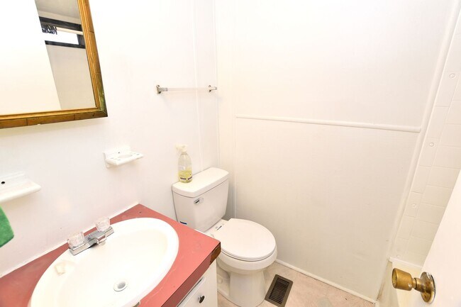 Building Photo - 10059 NC 43 N