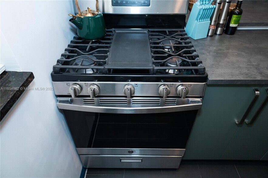 Building Photo - 224 Meridian Ave