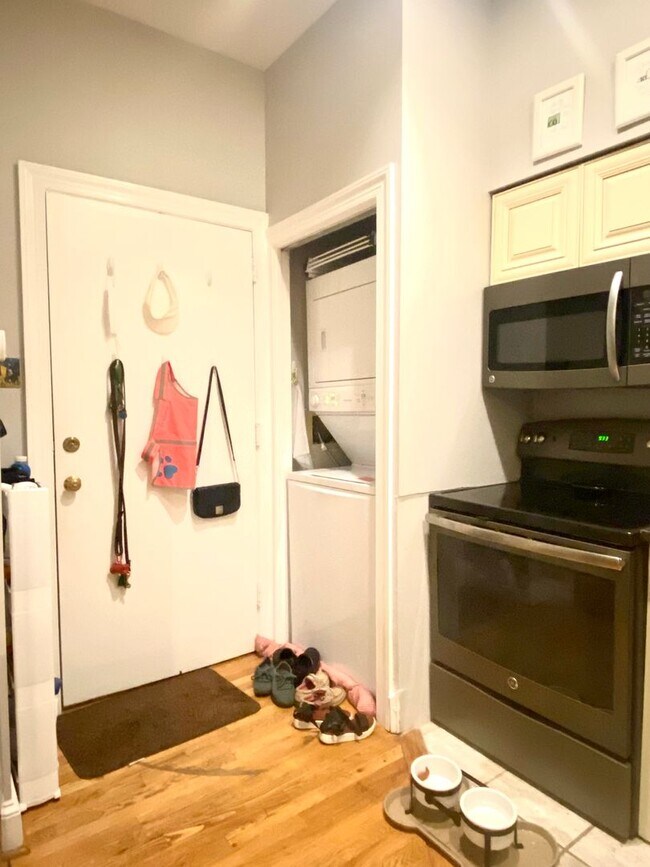 Building Photo - Beautiful 1-Bedroom Apartment in Fairmount...