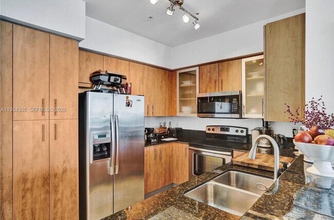 Building Photo - 7900 Harbor Island Dr