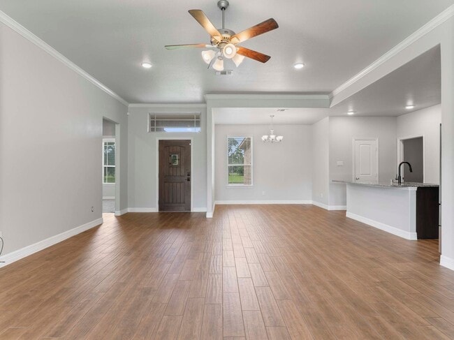 Building Photo - 3 bed 2 bath ( Columbia Lakes)