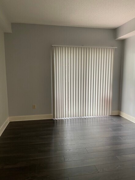 Building Photo - 1075 Peachtree Walk NE