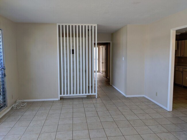 Building Photo - 323MUR