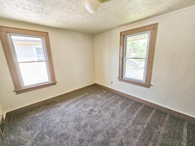 Building Photo - 1317 Brown St