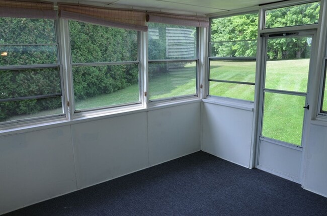 Building Photo - 7 Rivendell Dr