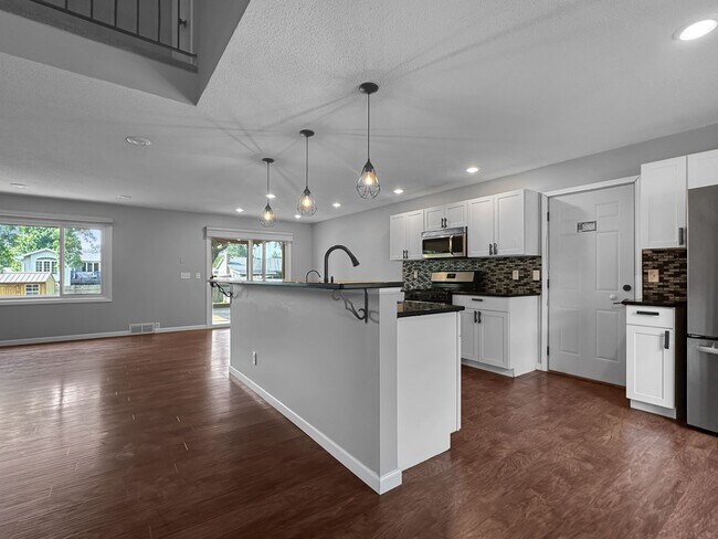 Building Photo - 2814 Woodridge Ln