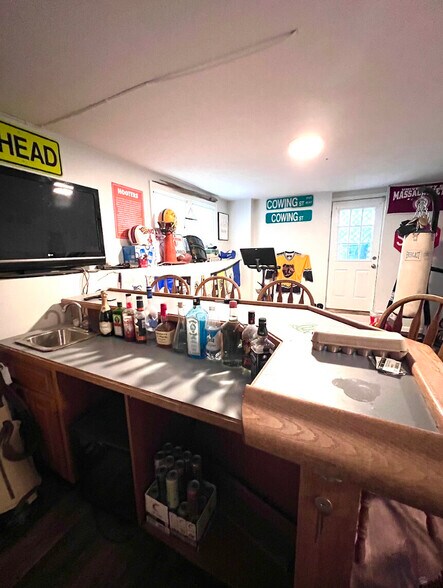 Building Photo - 117 Cowing St