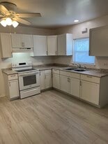 Building Photo - 7245 W Lawrence Ave