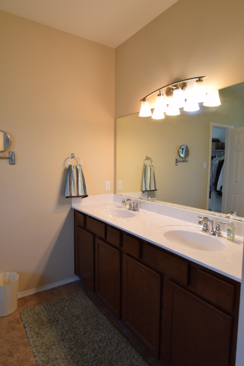 Building Photo - 2523 Red Fern Dr