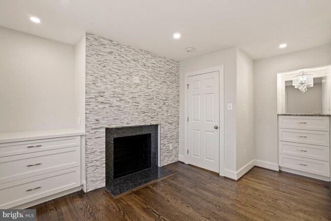 Building Photo - 1110 Wimbledon Dr
