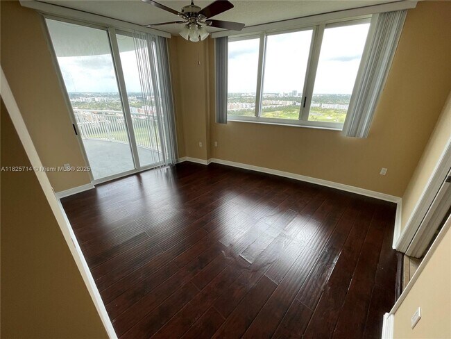 Building Photo - 1755 E Hallandale Beach Blvd