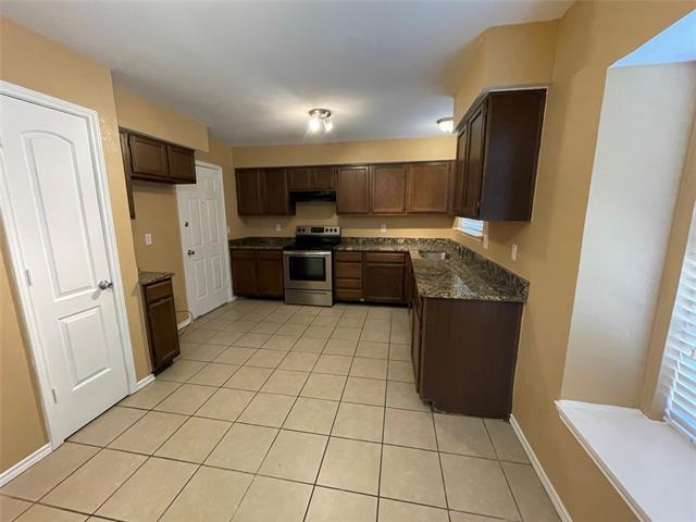 Building Photo - 608 Coolwood Ln