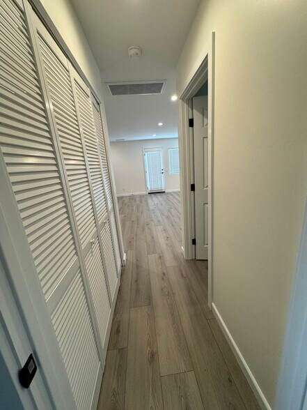 Building Photo - 1129 Via Estrellada