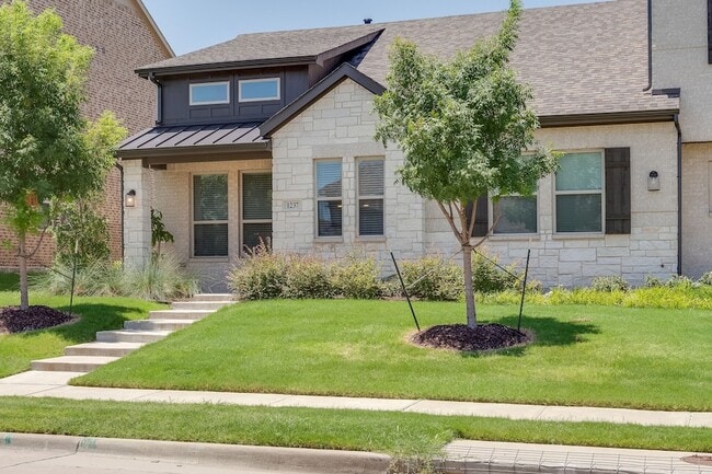 Building Photo - 1237 Pebblebrook Dr