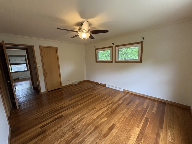 Building Photo - 5902 W 77th Terrace