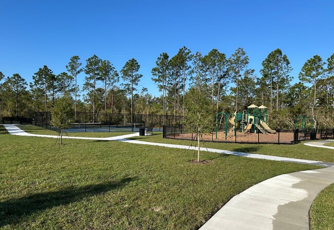 Building Photo - Fresh, new, and ready for you! Community POOL!