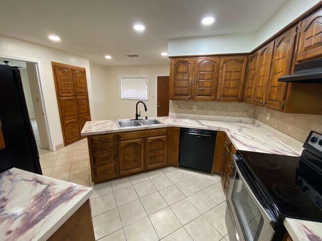 Building Photo - COPPER duplex