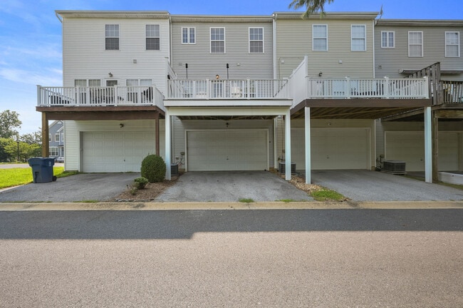 Building Photo - 227 Tidbury Crossing