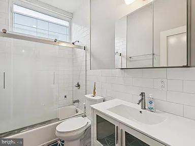 Building Photo - 820 E Thompson St