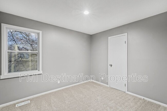 Building Photo - 16306 W 141st Terrace