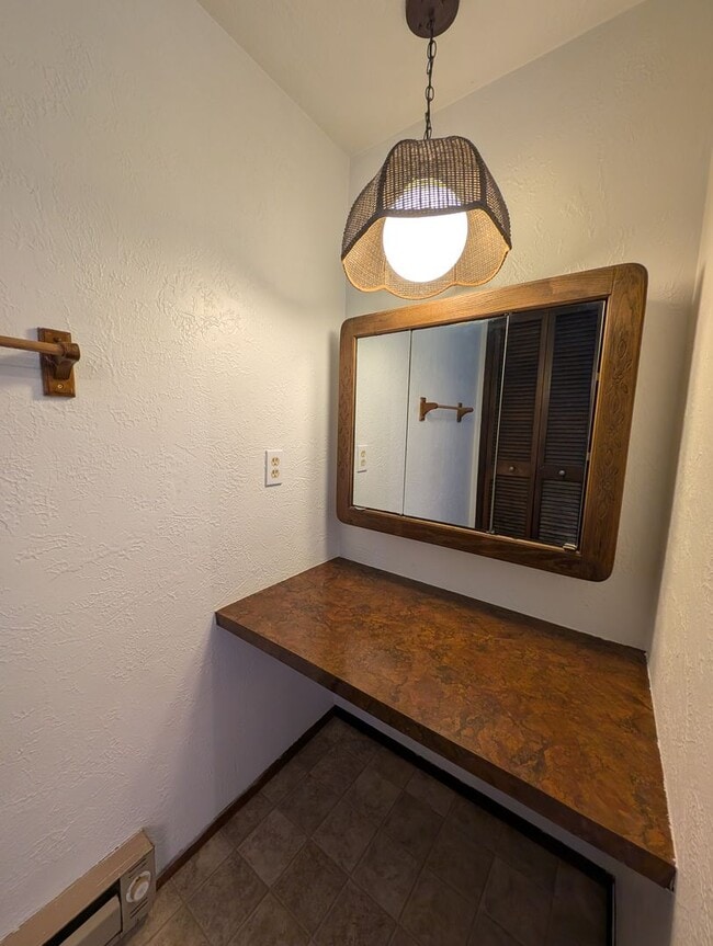 Building Photo - Well Kept Port Orchard Charmer with Stellar Seattle View, Available Now!