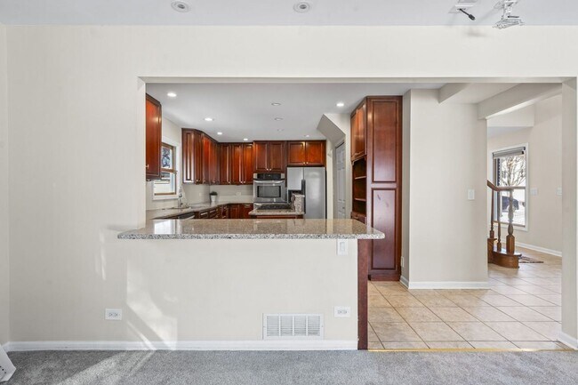 Building Photo - Updated 2-Story Home in Desirable Deerpath Subdivision - Available Immediately.