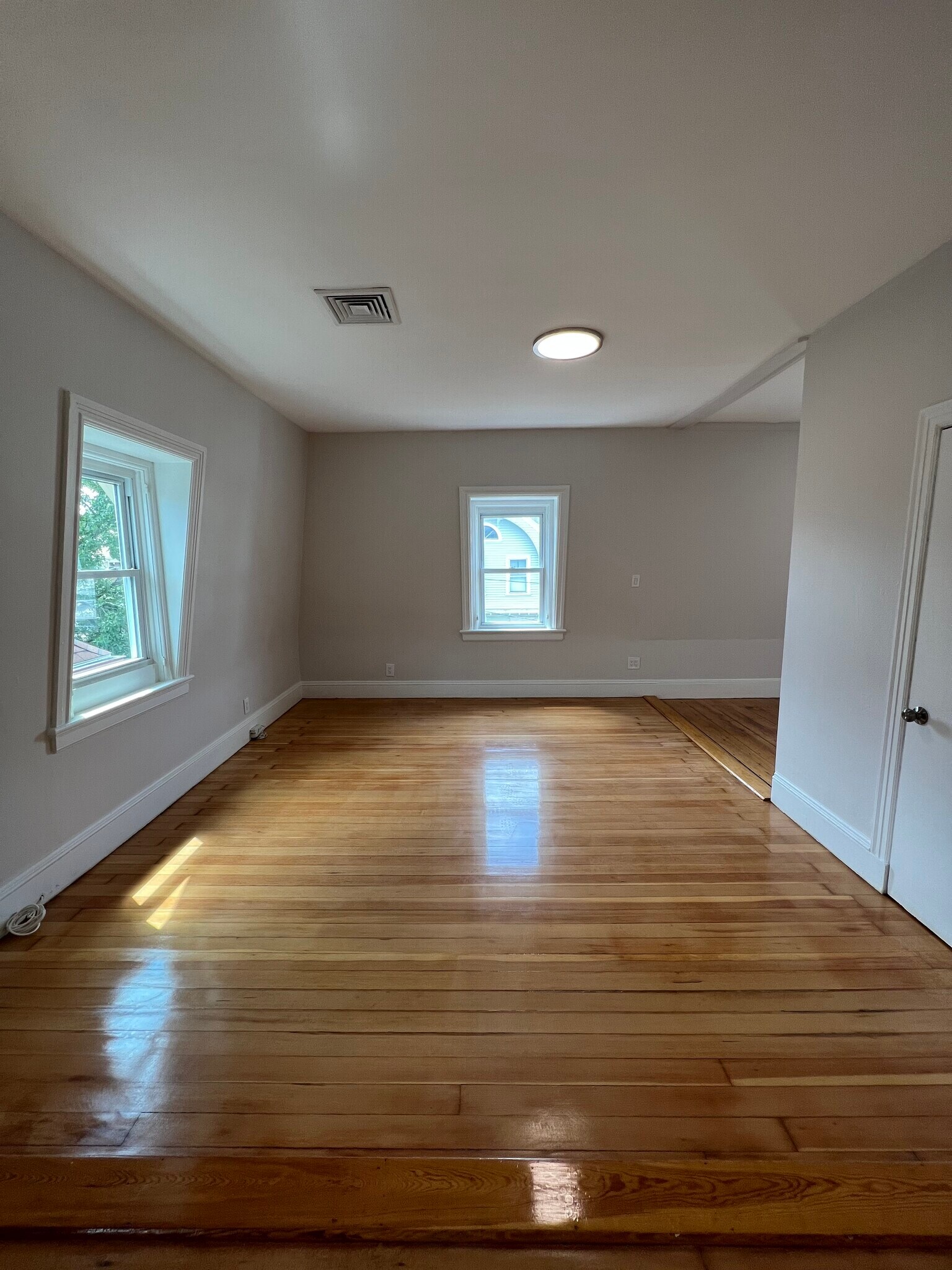 Building Photo - 108 Vinton St