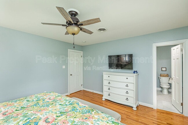 Building Photo - 9133 Robin Ridge Dr