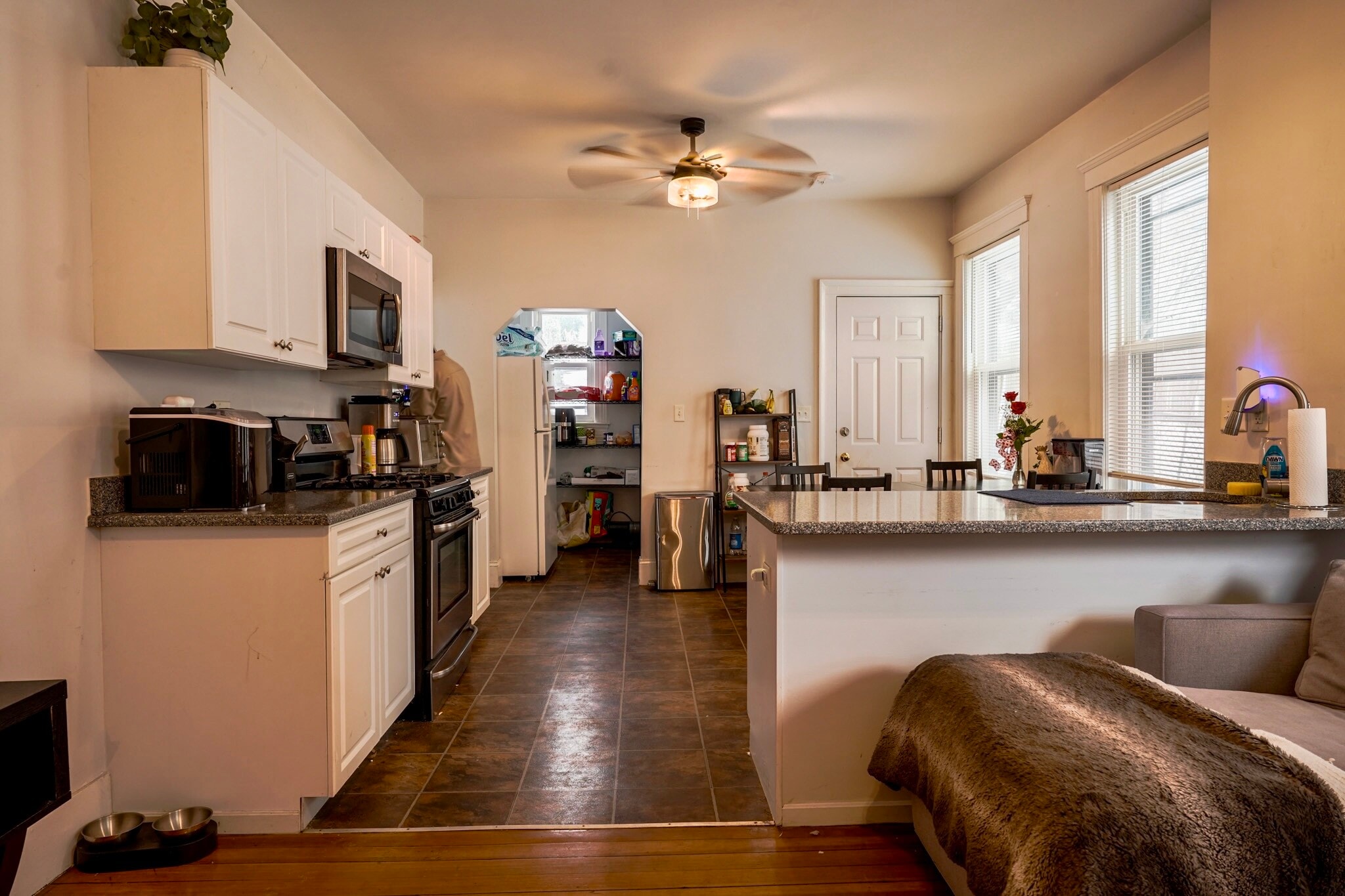 Building Photo - 108 Hillside St