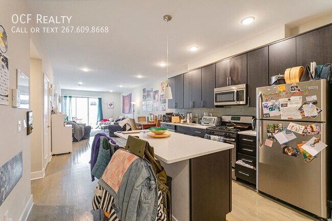 Building Photo - Graduate Hospital Three Bed Apartment