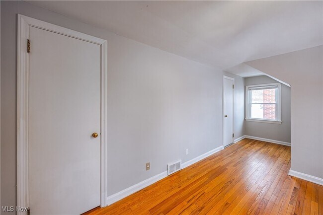 Building Photo - 23211 Fernwood Dr