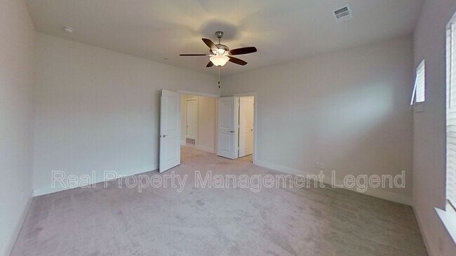 Building Photo - 1056 Maverick Dr